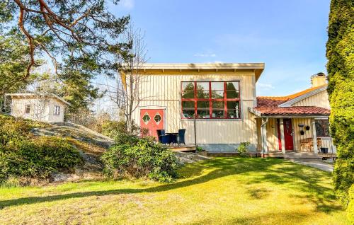 Beautiful Home In Oxelsund With House Sea View